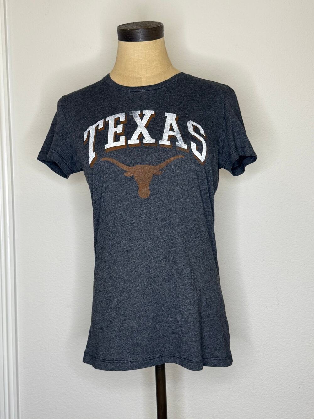 UT University of Texas Jones & Mitchell Gray T-Shirt Tee Top Shirt Women L